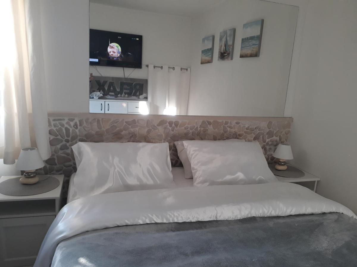 Relax Tiny Villas 40 Meters Of The Beach Zrnovo المظهر الخارجي الصورة