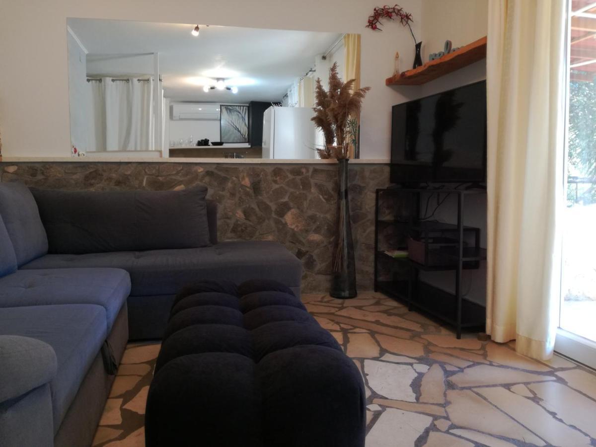 Relax Tiny Villas 40 Meters Of The Beach Zrnovo المظهر الخارجي الصورة