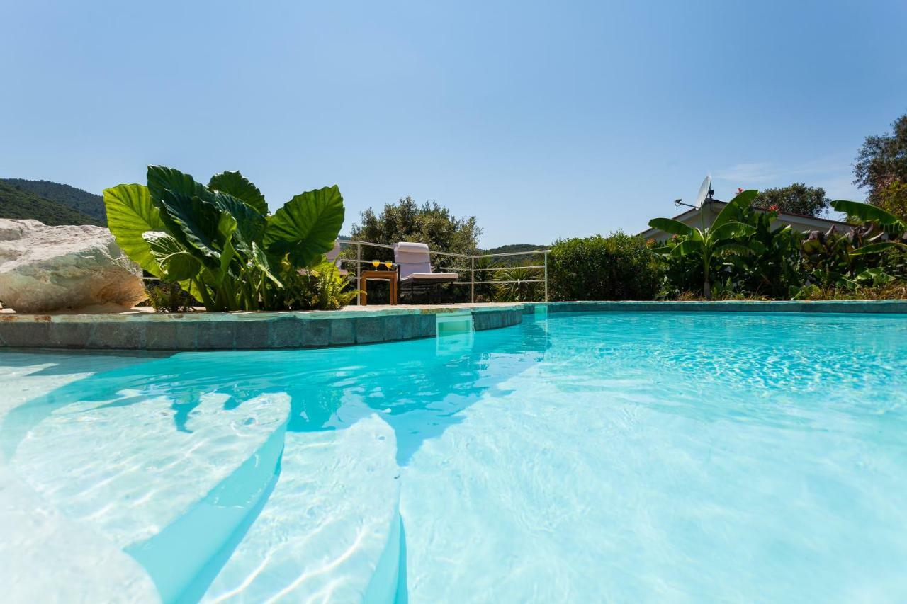 Relax Tiny Villas 40 Meters Of The Beach Zrnovo المظهر الخارجي الصورة