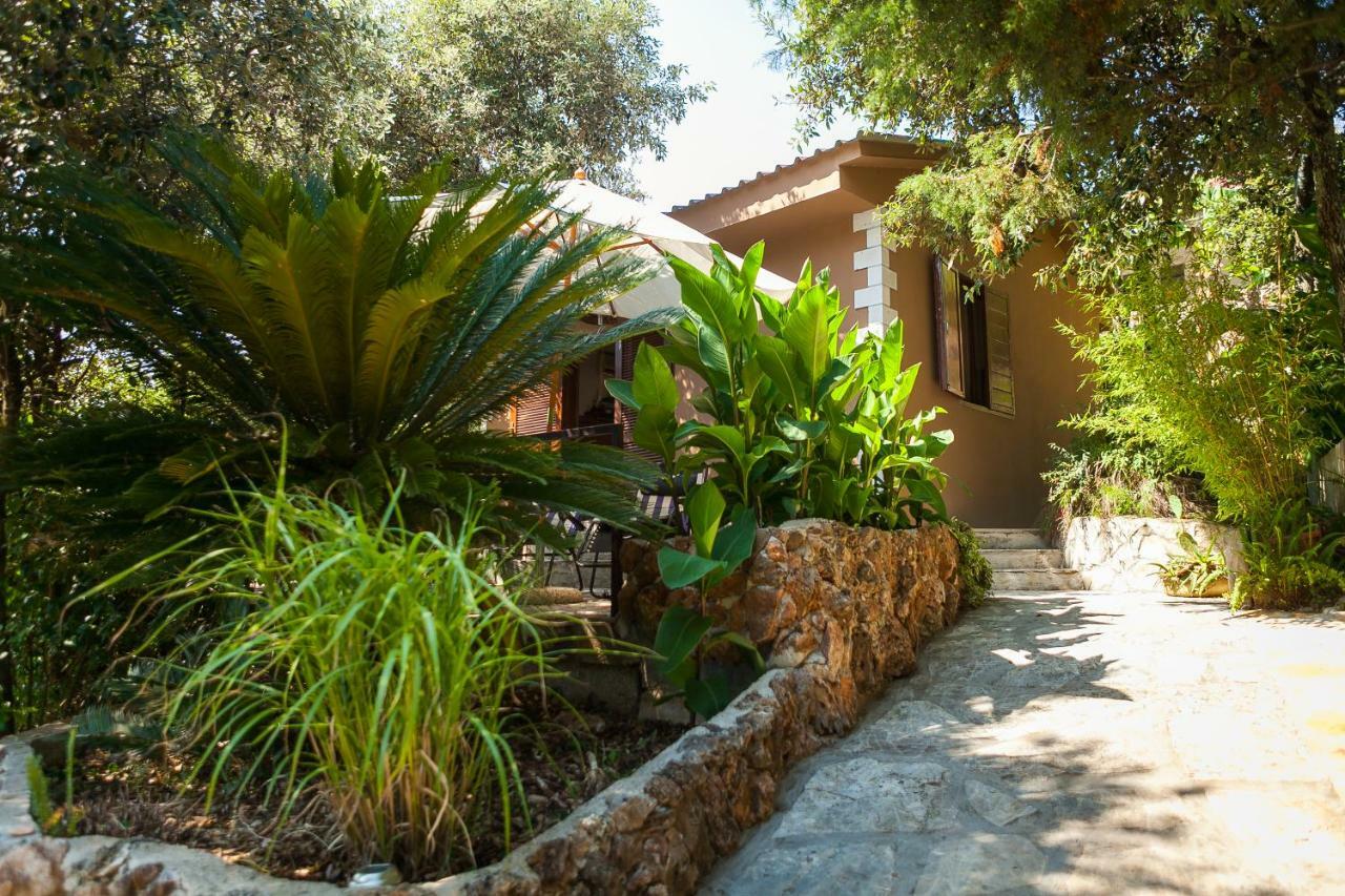 Relax Tiny Villas 40 Meters Of The Beach Zrnovo المظهر الخارجي الصورة